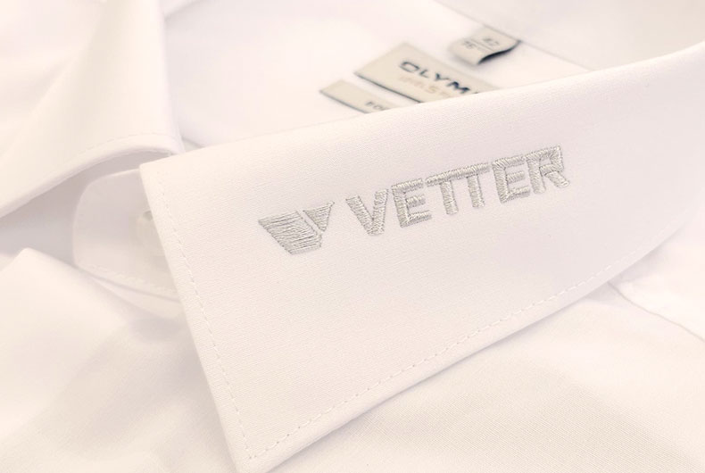 firmenhemden-vetter-krantechnik-silbergrau-bestickt
